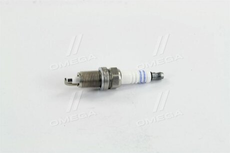 Свеча зажигания Standard Super FR8HC BOSCH 0 242 229 590