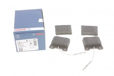 Тормозные колодки, дисковые. BOSCH 0 986 494 055