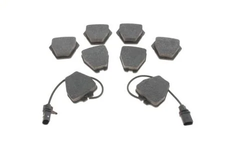 Колодки гальмівні (передні) Audi A4 97-01/A6 97-05/VW Passat B5 00-05 (Trw) (+датчики) Delphi LP1703