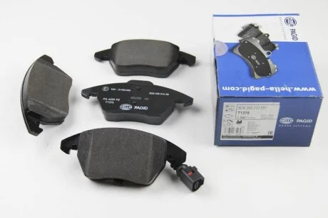 Тормозные колодки дисковые передние, комплект HELLA 8DB 355 010-581
