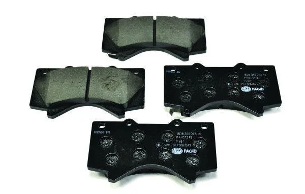 Тормозные колодки дисковые, комплект HELLA 8DB 355 013-151 (фото 1)