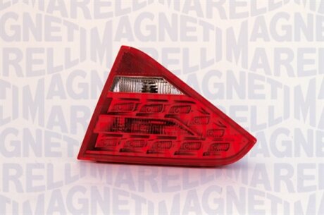 Фонарь задний внутренний правый MAGNETI MARELLI 714021680801