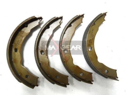 Колодки тормозные стояночного тормоза MAXGEAR 19-0318