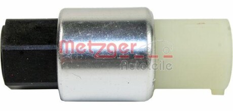 Датчик давления кондиционера METZGER 0917274