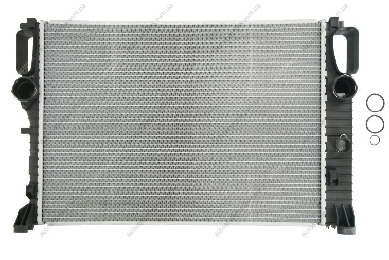 Радіатор охолодження двигуна First Fit NISSENS 62797A (фото 1)