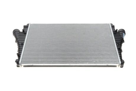 Радіатор інтеркулера Opel Vectra C/Signum 1.9CDTI 04-08 NRF 30475