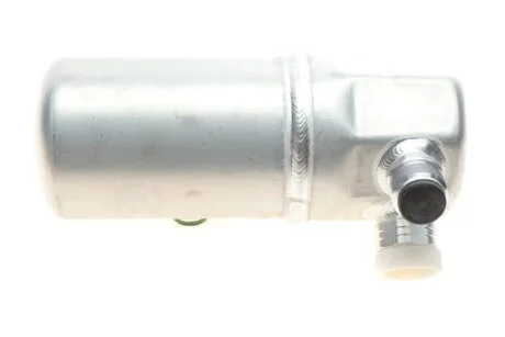 Осушувач кондиціонера Audi A6 94-97 NRF 33082