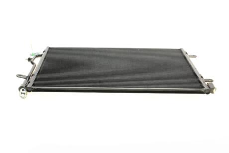 Радіатор кондиціонера Audi A4/A6 00-05 NRF 35404