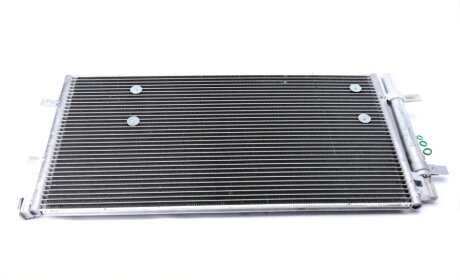Радіатор кондиціонера Audi A4/Q5 1.8TFSI-3.0TDI 07- NRF 35916