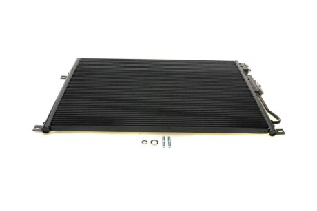 Радіатор кондиціонера (з осушувачем) Jeep Commander/Grand Cherokee 3.0CRD/3.7-6.1 06-10 NRF 35920