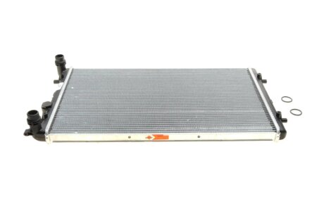 Радіатор охолодження Skoda Octavia/VW Golf IV 1.4-2.8/1.9TDI 98-10 NRF 509529