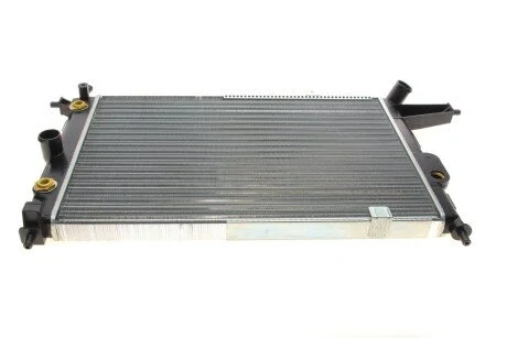 Радіатор охолодження Opel Vectra A 1.6-2.0 88-95 NRF 513508A