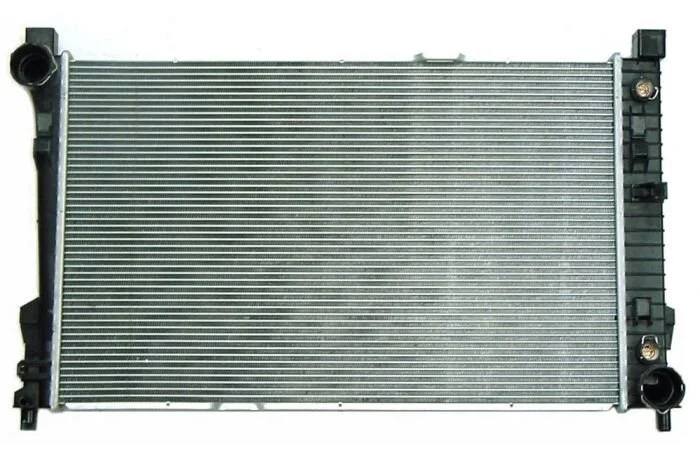 Радиатор охлаждения двигателя NRF 58389 (фото 1)