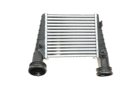 Радіатор інтеркулера VW Passat 1.9/2.0 TDI 00-05(пошкоджене кріплення) NRF DSC_30138A