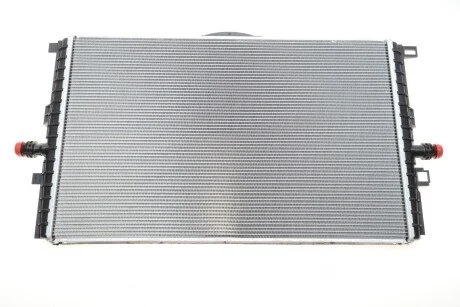Радиатор охлаждения Tesla Model 3/Model Y 17- OEM 1607811-00-B