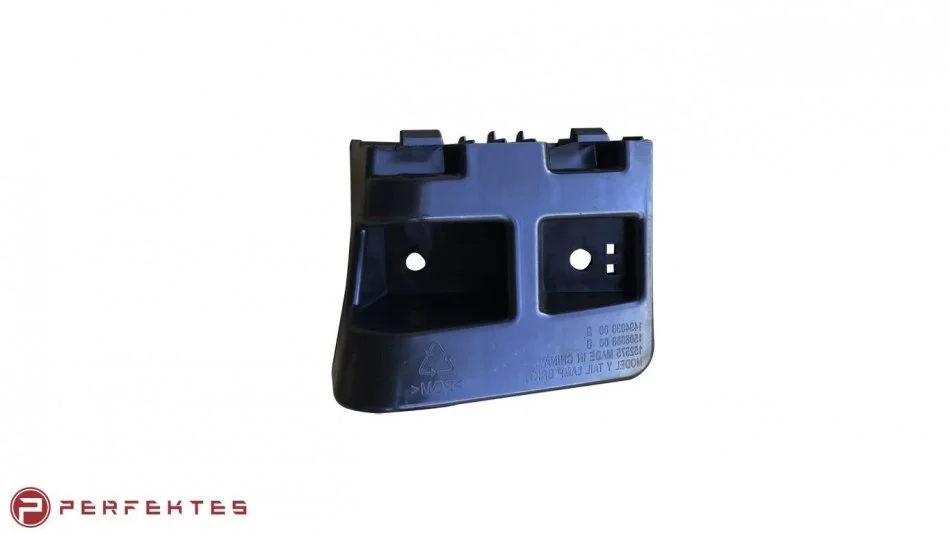 Кронштейн центральный заднего бампера RH Tesla Model Y 1506969-00-A PERFEKTES 172-TSMY-6900A-00 (фото 1)