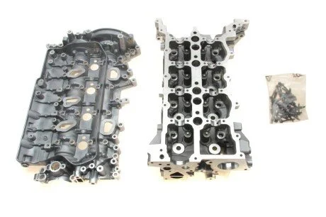 Головка блоку циліндрів Renault Master 2.3dCi 10- RENAULT 110415059R