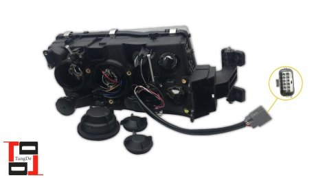 Фара головного світла ел/управління з квадратним роз'ємом good RH Volvo FM12, FH12 e-mark 20713729 TANGDE TD01-51-001BRP (фото 1)