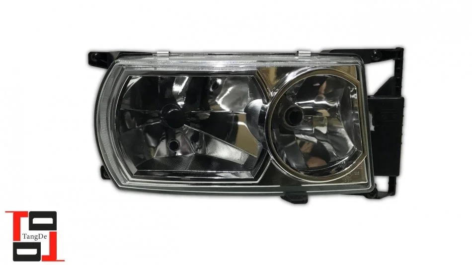 Фара головного света ксенон с лампочкой и зажигателем RH Scania P, R e-mark 1760554 TANGDE TD01-52-010XR (фото 1)