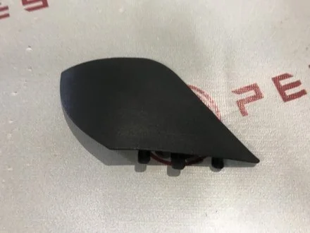 Заглушка буксировочного крюка Tesla Model X TESLA 1057056-00-D