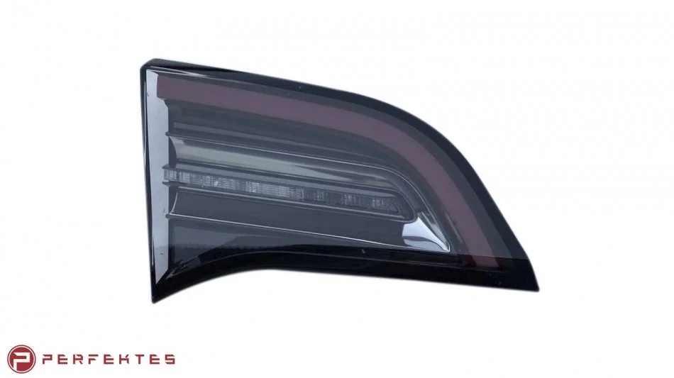 Фонарь задний в крышку багажника (Тип:USA) LH Tesla Model 3, Model Y TESLA 1077403-00-B (фото 1)
