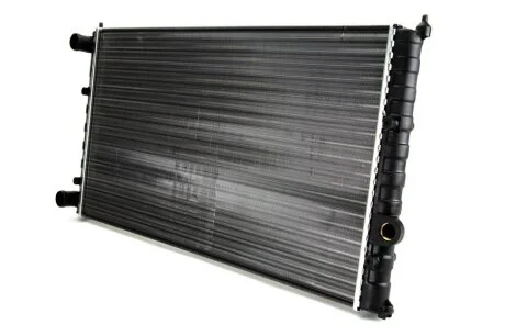 Радиатор охлаждения двигателя THERMOTEC D7W038TT
