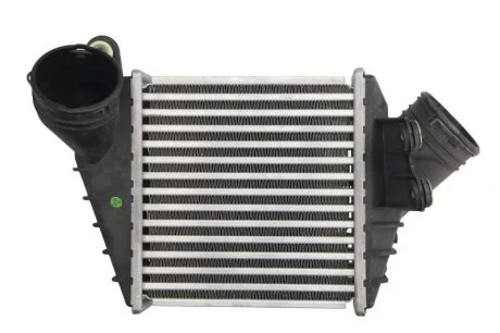 Интеркулер THERMOTEC DAW017TT