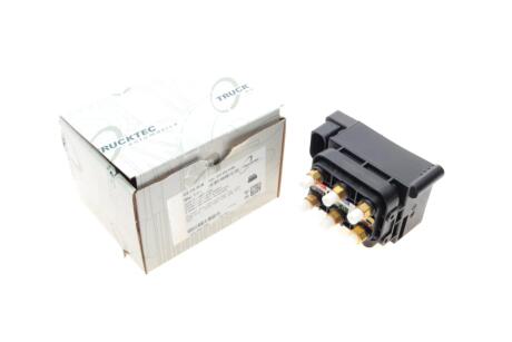 Клапан пневмопідвіски MB S-class (W221) 05-13 TRUCKTEC 02.30.408