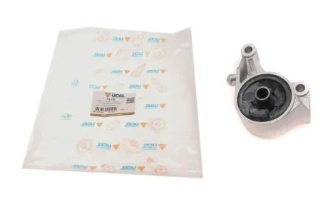 Подушка двигуна (передня) Opel Corsa C 1.7 CDTI 03- Ucel 91141