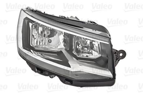Фара основная правая Valeo 046713