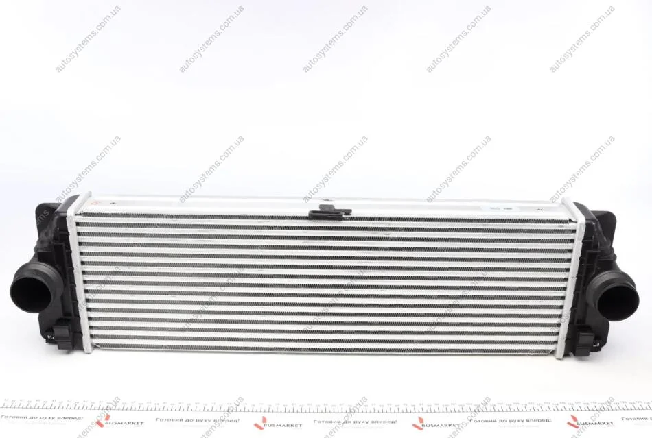 Радіатор інтеркулера MB Sprinter 2.2CDI OM651 09- (640x202x64) d1/d2=56mm Valeo 818341 (фото 1)