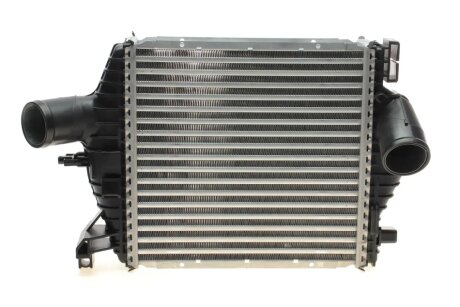 Радіатор інтеркулера MB Vito (W638) 2.2CDI 99-03 Valeo 818590