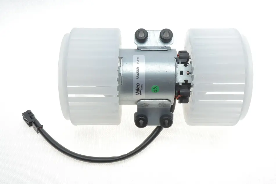 Моторчик пічки BMW X5 (E53) 01-06 (M57/M54)/5 (E39) 95-04 (M47/M52/M54//M57) Valeo 884569 (фото 1)