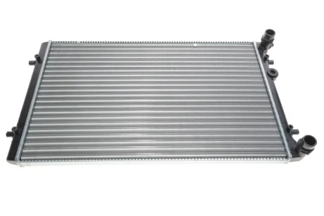 Радіатор охолодження Skoda Octavia/VW Golf IV 1.4-2.8/1.9TDI 98-10 Vika 11210138301